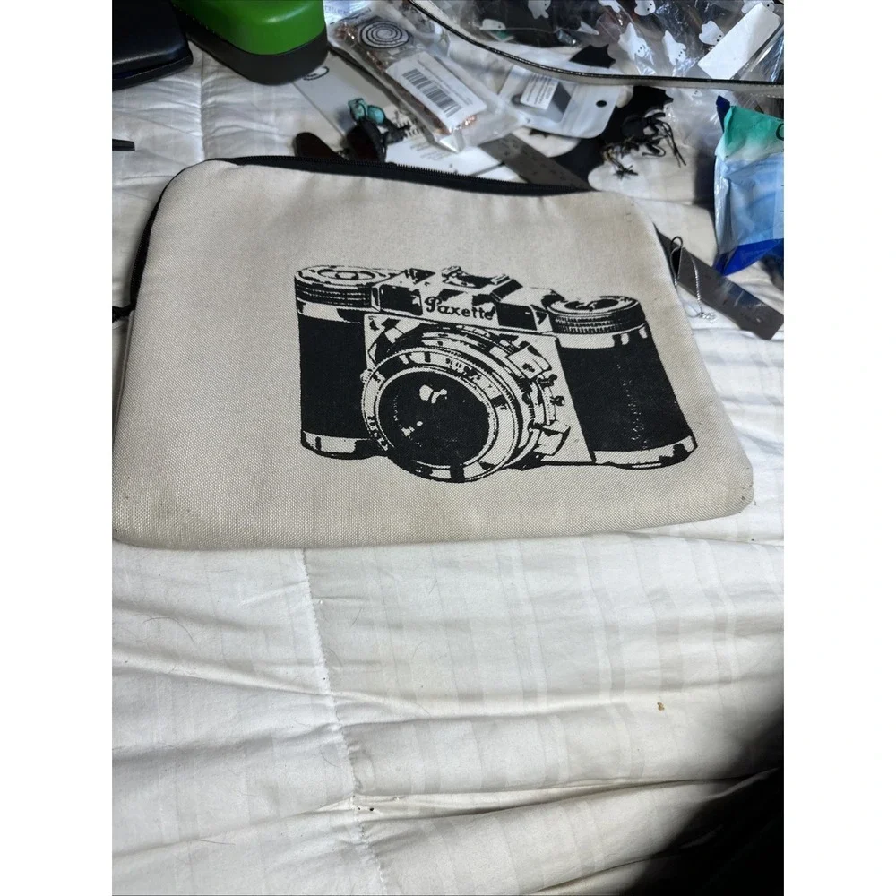 Paxette Camera Graphic Beige Zipper Closure Tech/Tablet Case